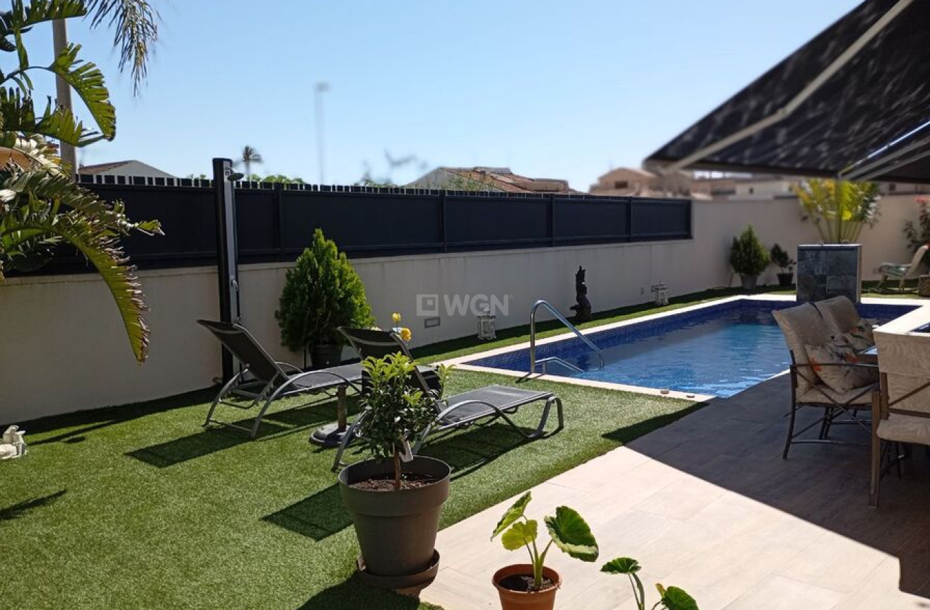 Odsprzedaż - Villa - Daya Nueva - Costa Blanca