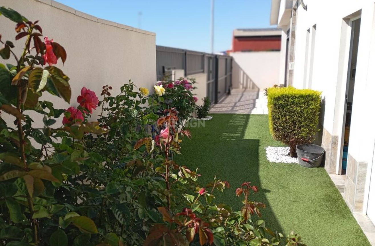 Odsprzedaż - Villa - Daya Nueva - Costa Blanca