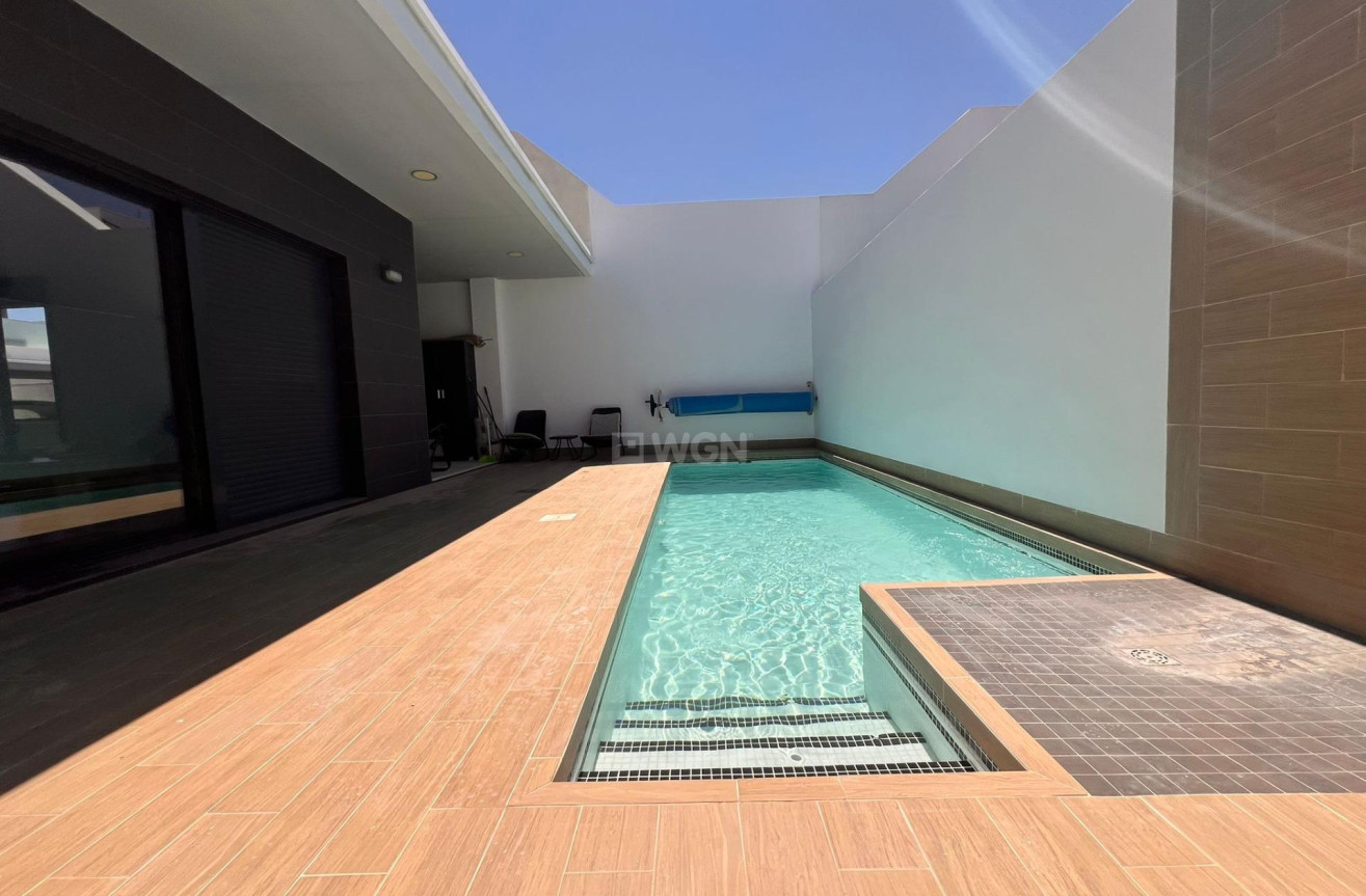 Odsprzedaż - Villa - Orihuela Costa - Lomas de Cabo Roig