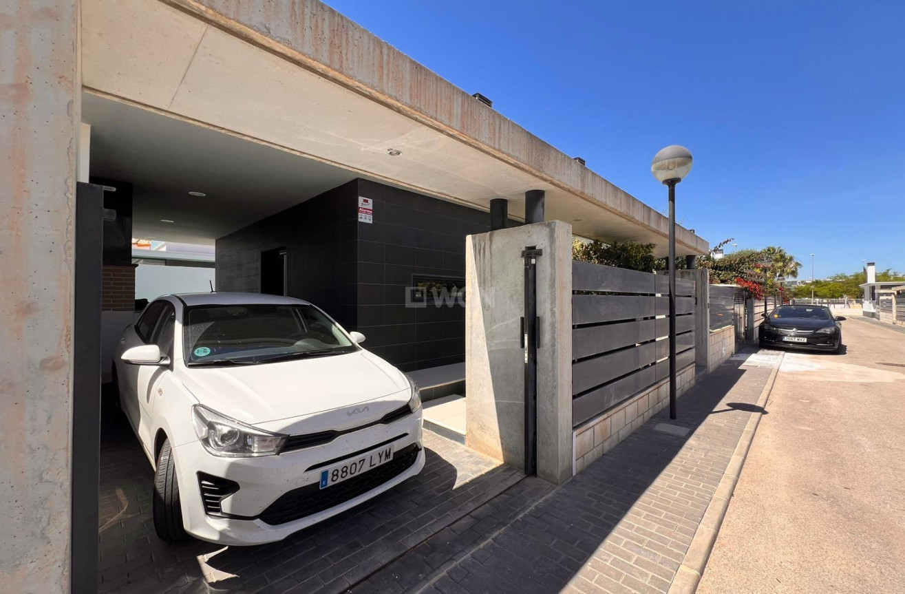 Odsprzedaż - Villa - Orihuela Costa - Lomas de Cabo Roig