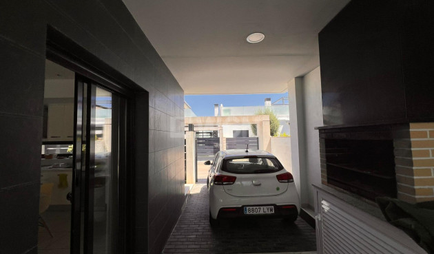 Odsprzedaż - Villa - Orihuela Costa - Lomas de Cabo Roig