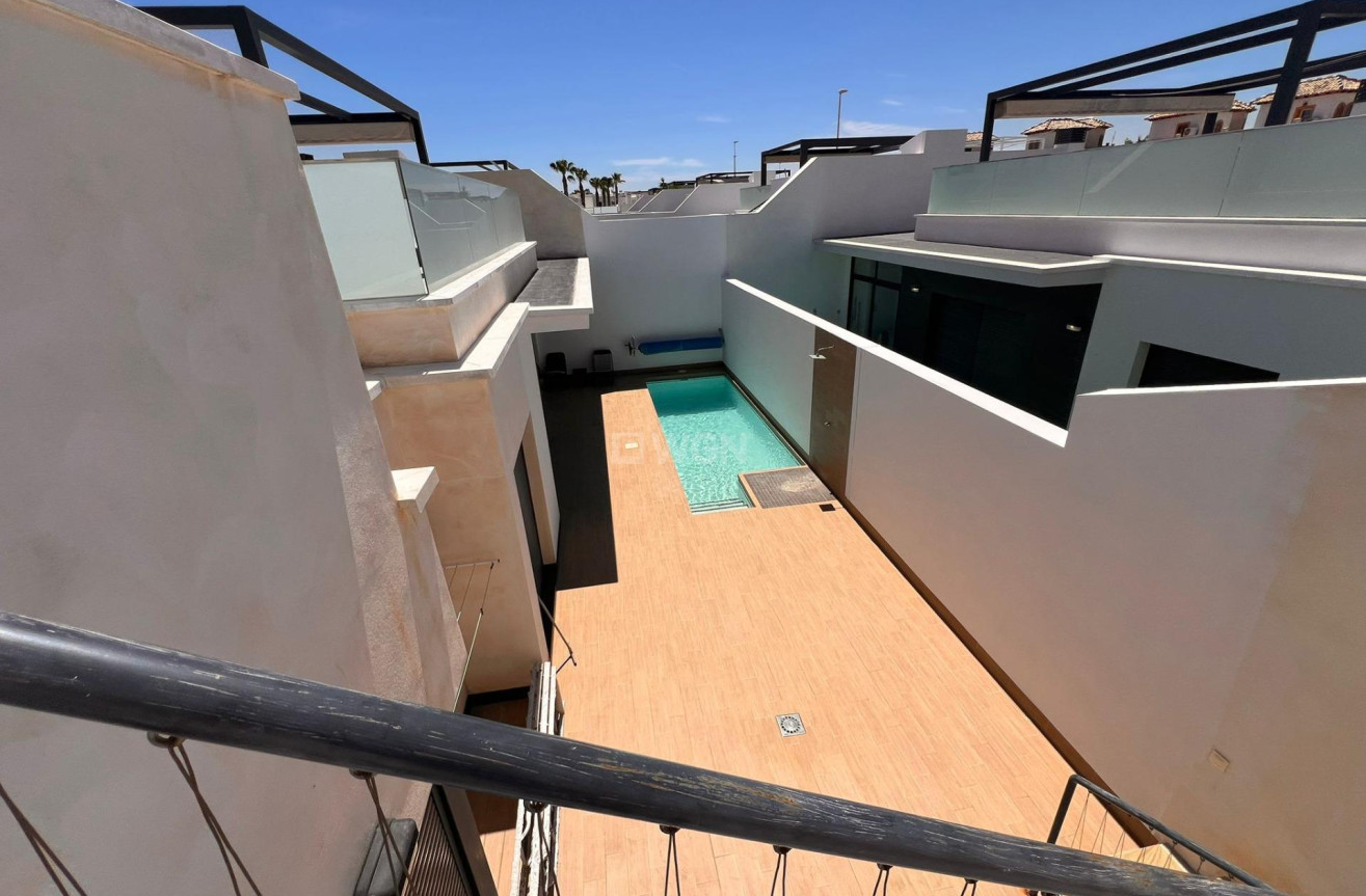 Odsprzedaż - Villa - Orihuela Costa - Lomas de Cabo Roig