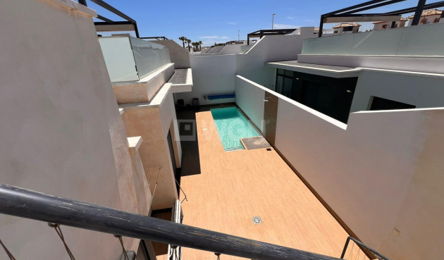 Odsprzedaż - Villa - Orihuela Costa - Lomas de Cabo Roig