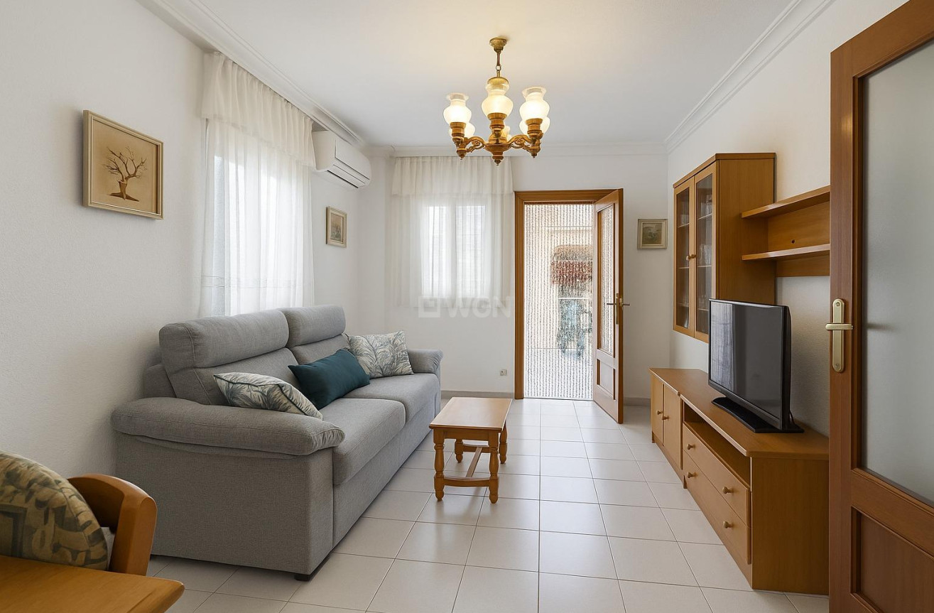 Odsprzedaż - Mieszkanie w bloku - Torrevieja - Acequion