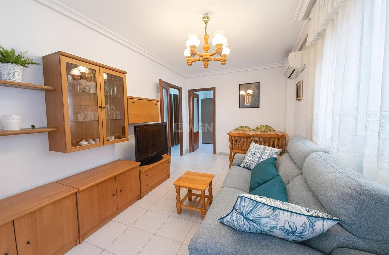 Odsprzedaż - Mieszkanie w bloku - Torrevieja - Acequion