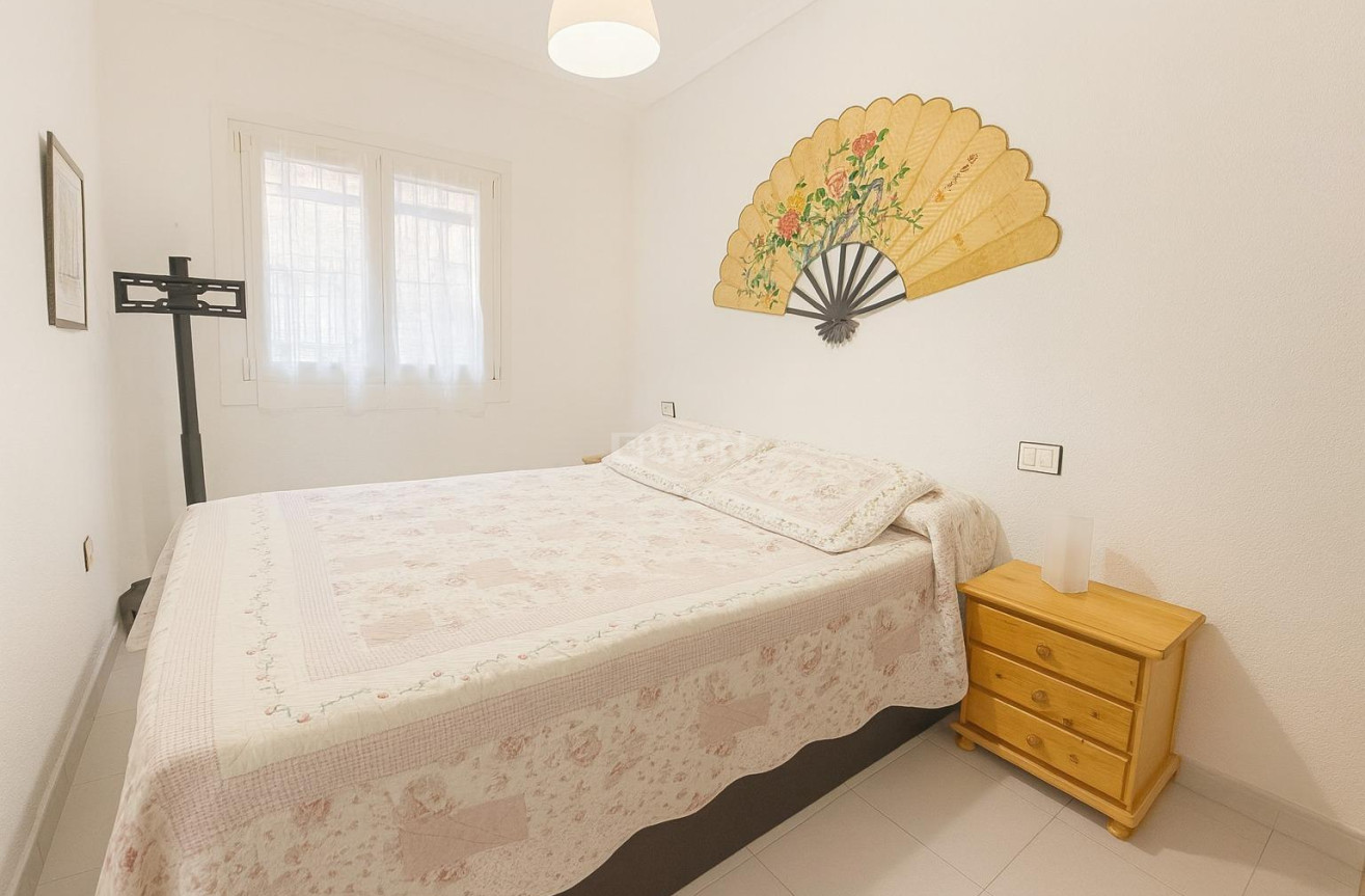Odsprzedaż - Mieszkanie w bloku - Torrevieja - Acequion