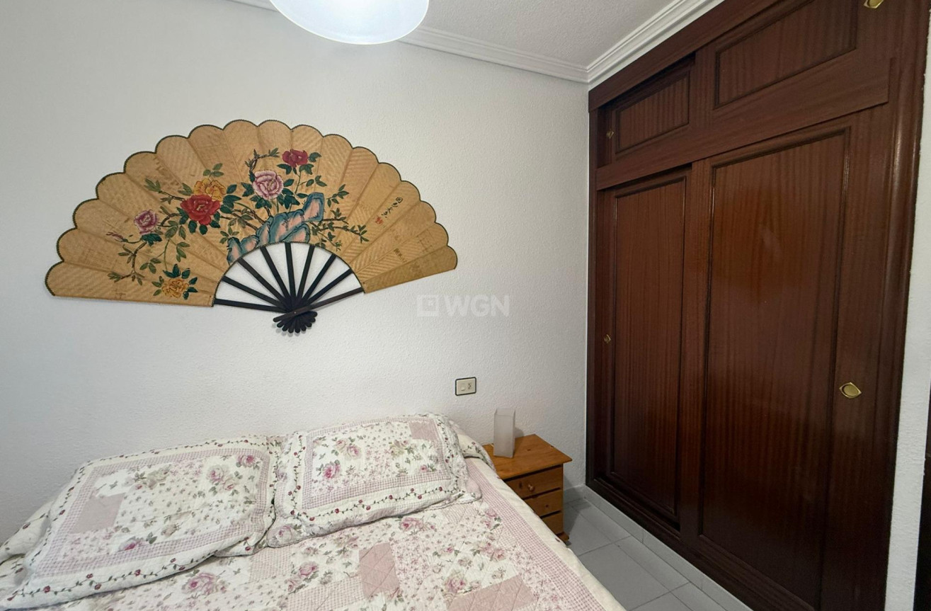 Odsprzedaż - Mieszkanie w bloku - Torrevieja - Acequion