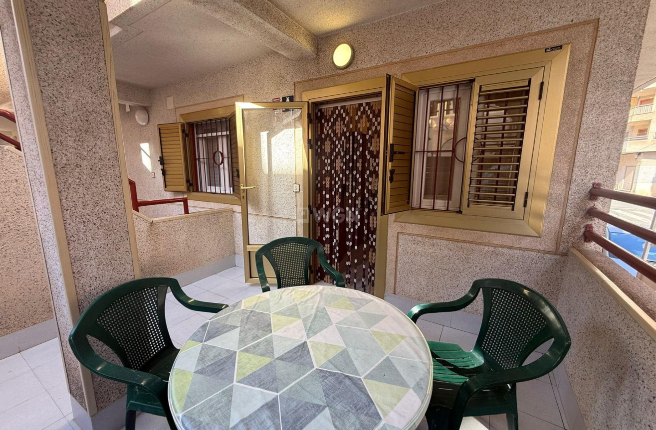 Odsprzedaż - Mieszkanie w bloku - Torrevieja - Acequion