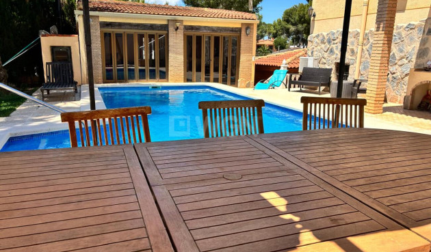Odsprzedaż - Villa - Los Balcones - Costa Blanca