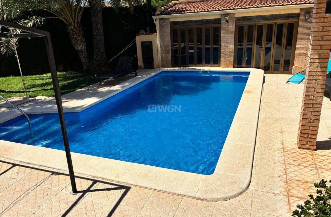Odsprzedaż - Villa - Los Balcones - Costa Blanca