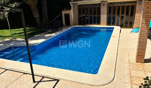 Odsprzedaż - Villa - Los Balcones - Costa Blanca
