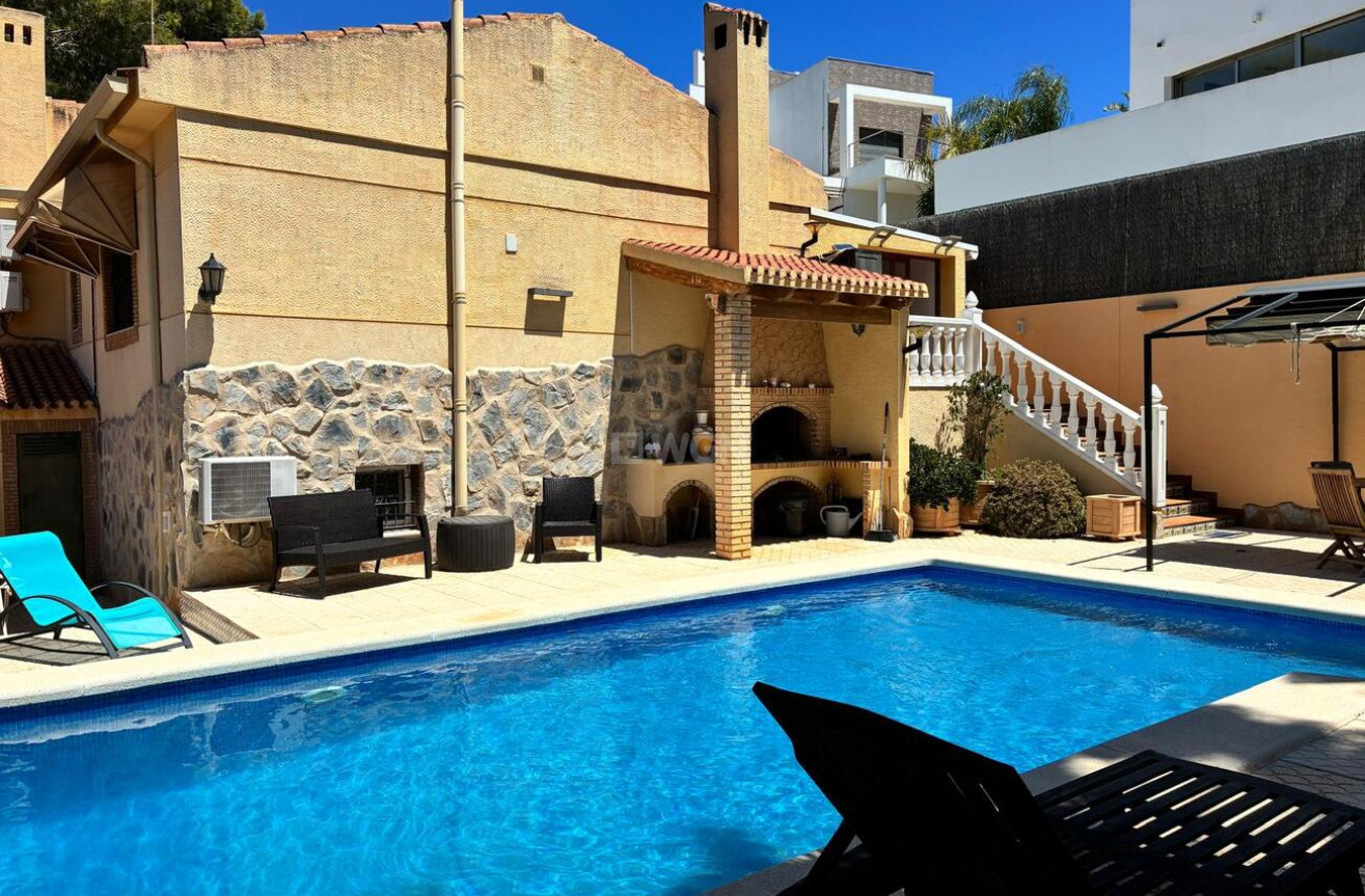 Odsprzedaż - Villa - Los Balcones - Costa Blanca