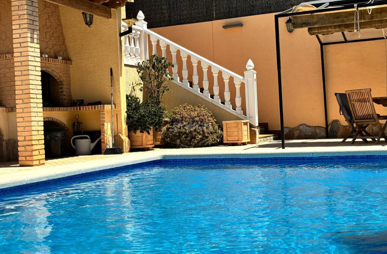 Odsprzedaż - Villa - Los Balcones - Costa Blanca