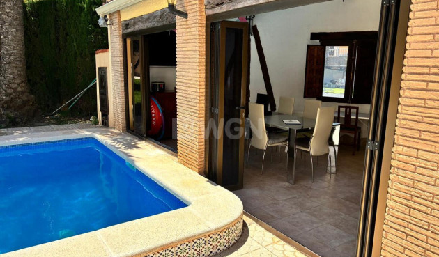 Odsprzedaż - Villa - Los Balcones - Costa Blanca