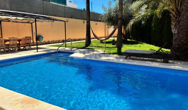 Odsprzedaż - Villa - Los Balcones - Costa Blanca