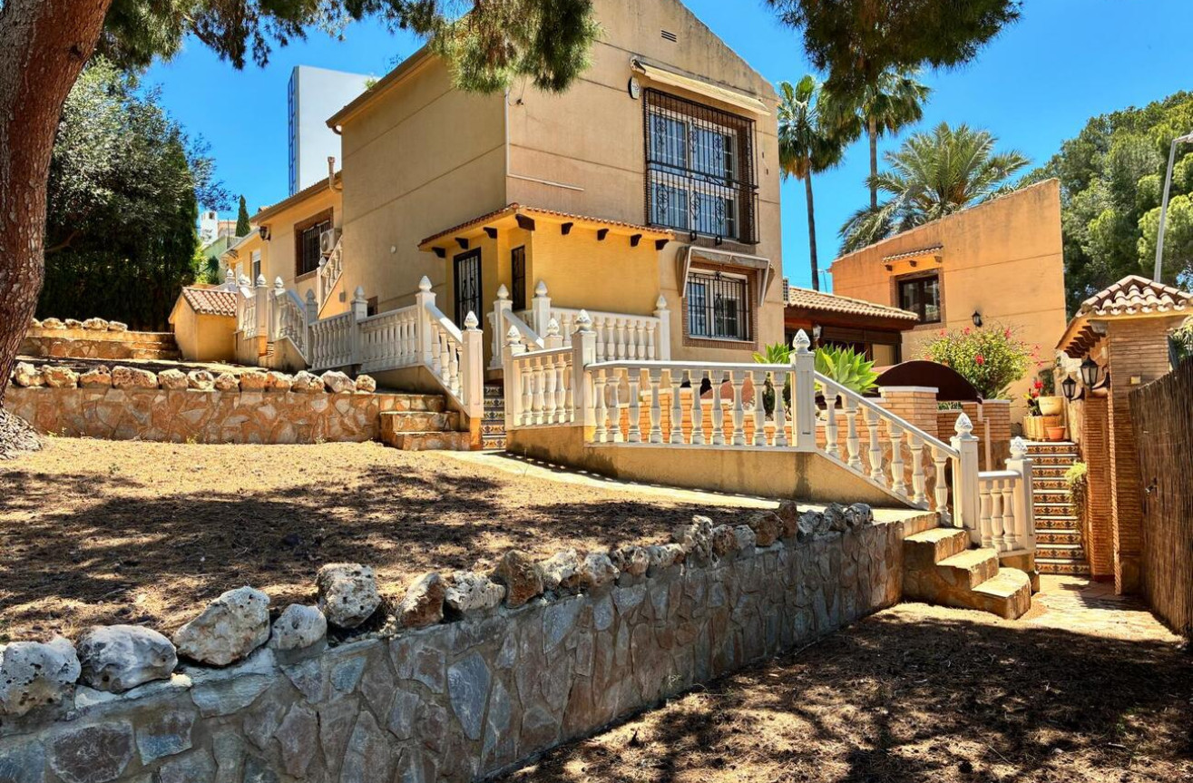 Odsprzedaż - Villa - Los Balcones - Costa Blanca