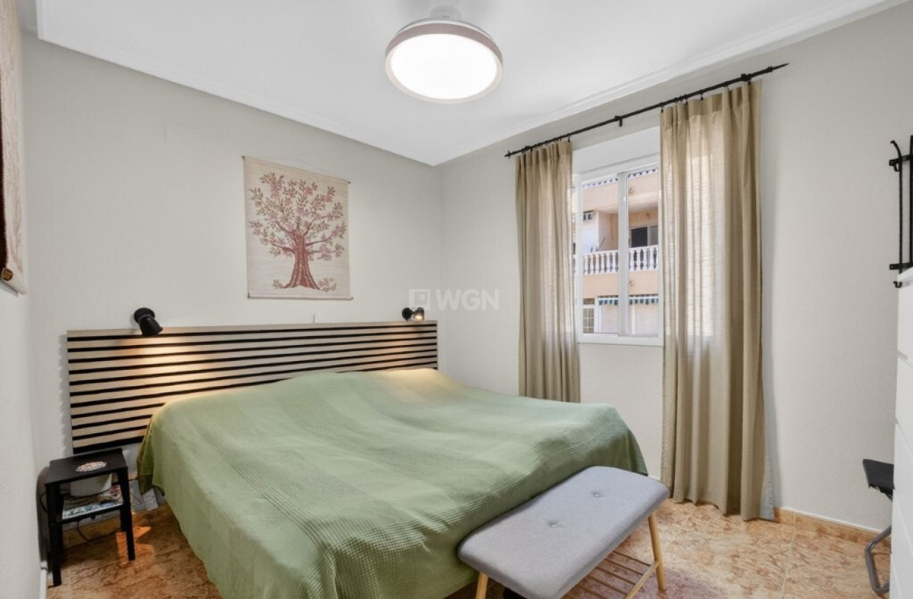 Odsprzedaż - Mieszkanie w bloku - Torrevieja - Costa Blanca