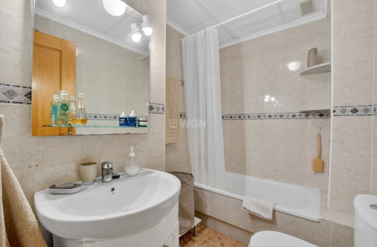 Odsprzedaż - Mieszkanie w bloku - Torrevieja - Costa Blanca