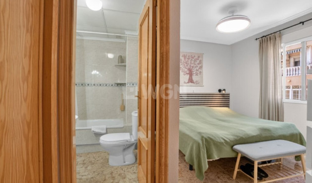 Odsprzedaż - Mieszkanie w bloku - Torrevieja - Costa Blanca