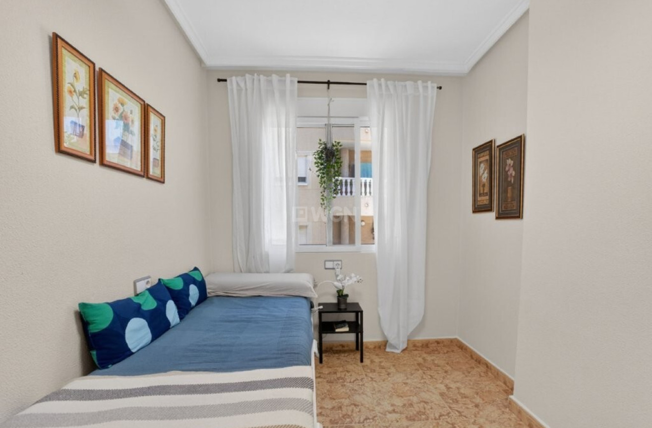 Odsprzedaż - Mieszkanie w bloku - Torrevieja - Costa Blanca