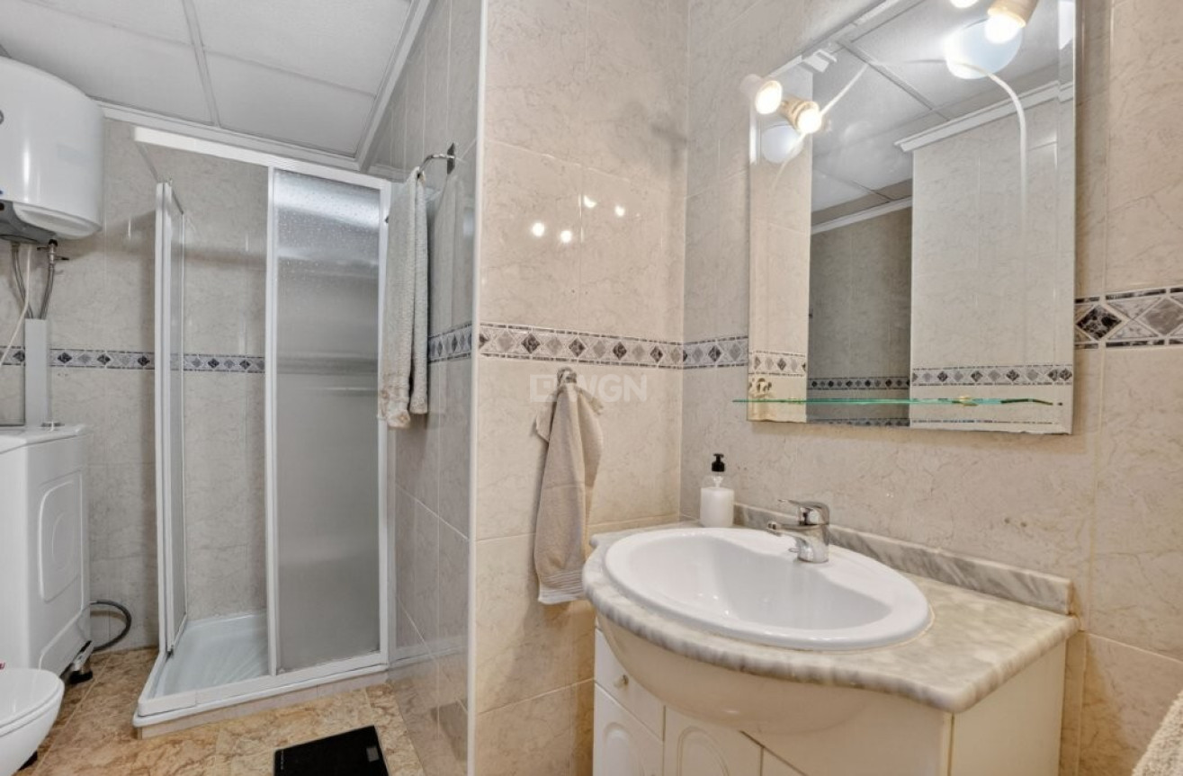 Odsprzedaż - Mieszkanie w bloku - Torrevieja - Costa Blanca