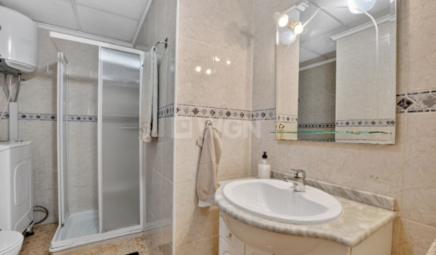 Odsprzedaż - Mieszkanie w bloku - Torrevieja - Costa Blanca