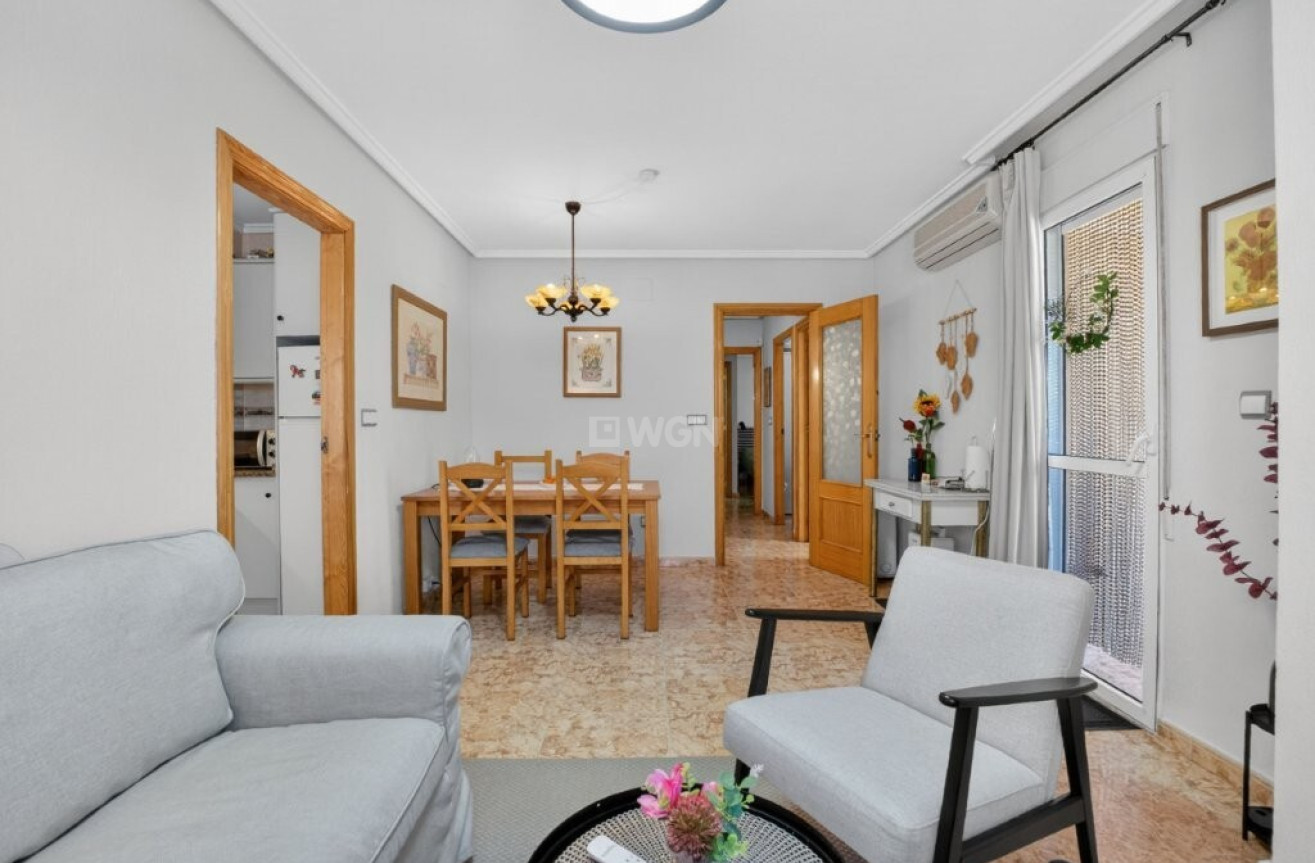 Odsprzedaż - Mieszkanie w bloku - Torrevieja - Costa Blanca