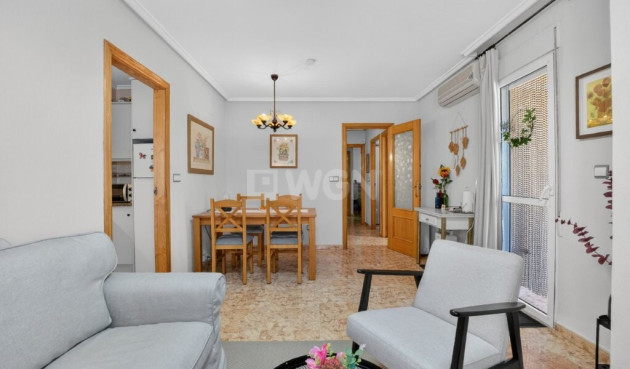 Odsprzedaż - Mieszkanie w bloku - Torrevieja - Costa Blanca
