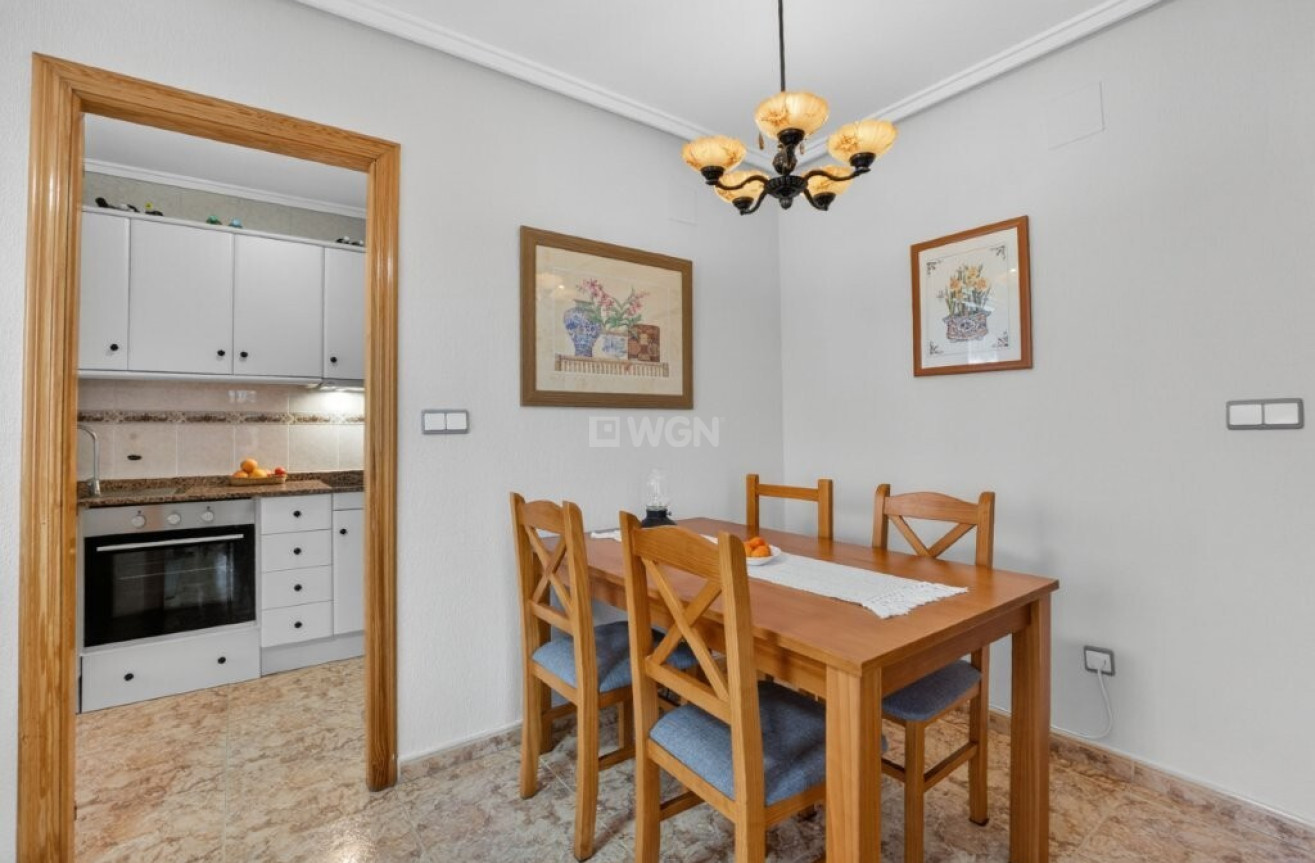 Odsprzedaż - Mieszkanie w bloku - Torrevieja - Costa Blanca