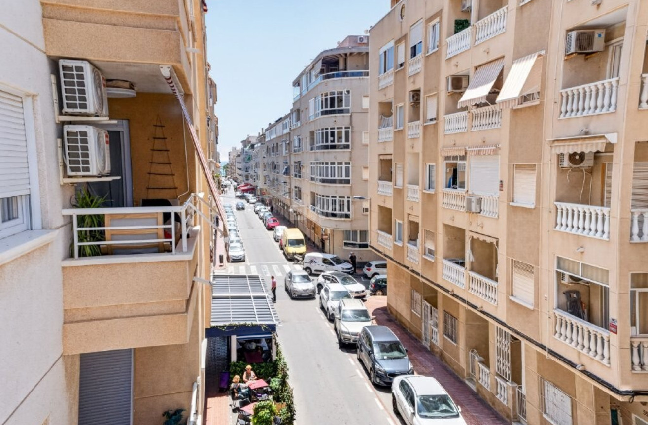 Odsprzedaż - Mieszkanie w bloku - Torrevieja - Costa Blanca