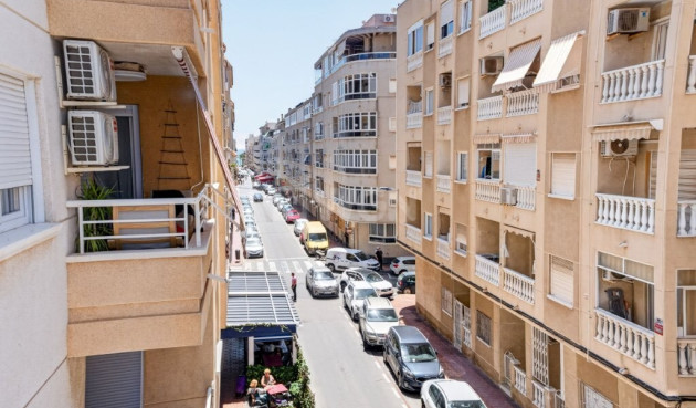 Odsprzedaż - Mieszkanie w bloku - Torrevieja - Costa Blanca