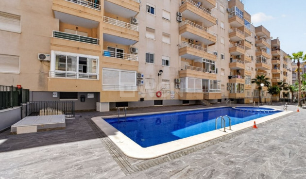 Odsprzedaż - Mieszkanie w bloku - Torrevieja - Costa Blanca