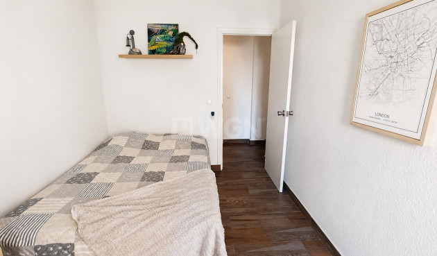 Odsprzedaż - Mieszkanie w bloku - Torrevieja - Playa del Cura