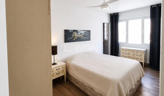 Odsprzedaż - Mieszkanie w bloku - Torrevieja - Playa del Cura