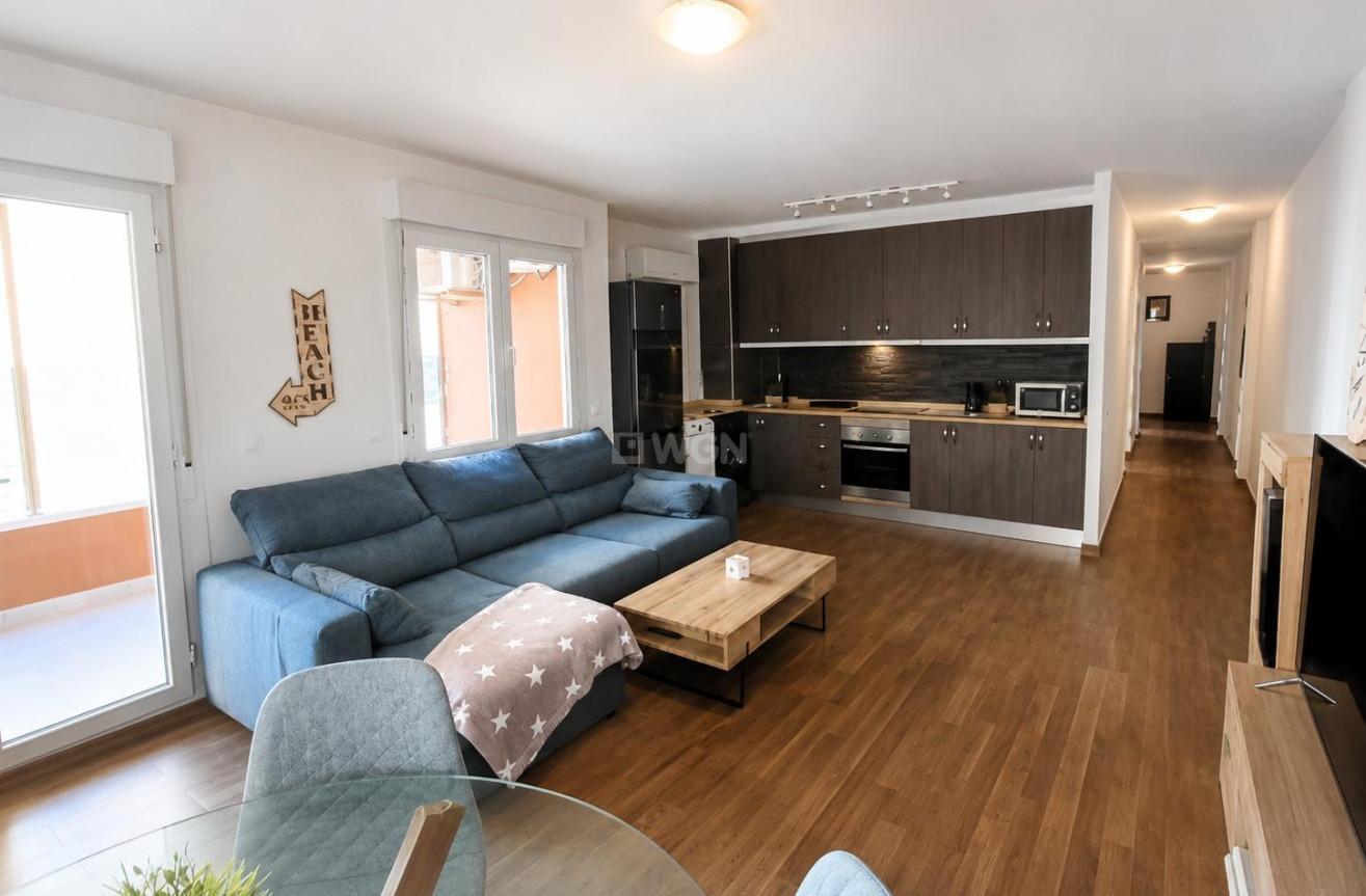 Odsprzedaż - Mieszkanie w bloku - Torrevieja - Playa del Cura