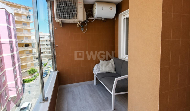 Odsprzedaż - Mieszkanie w bloku - Torrevieja - Playa del Cura