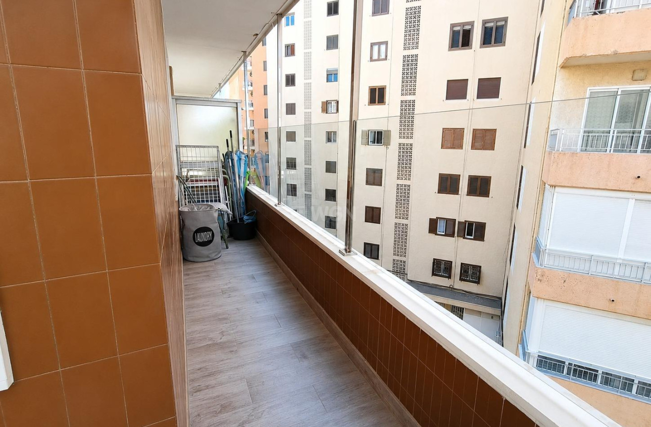 Odsprzedaż - Mieszkanie w bloku - Torrevieja - Playa del Cura