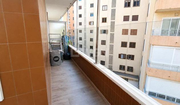 Odsprzedaż - Mieszkanie w bloku - Torrevieja - Playa del Cura