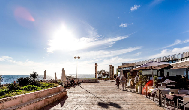Odsprzedaż - Mieszkanie w bloku - Torrevieja - Playa del Cura