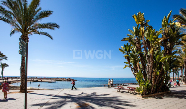 Odsprzedaż - Mieszkanie w bloku - Torrevieja - Playa del Cura