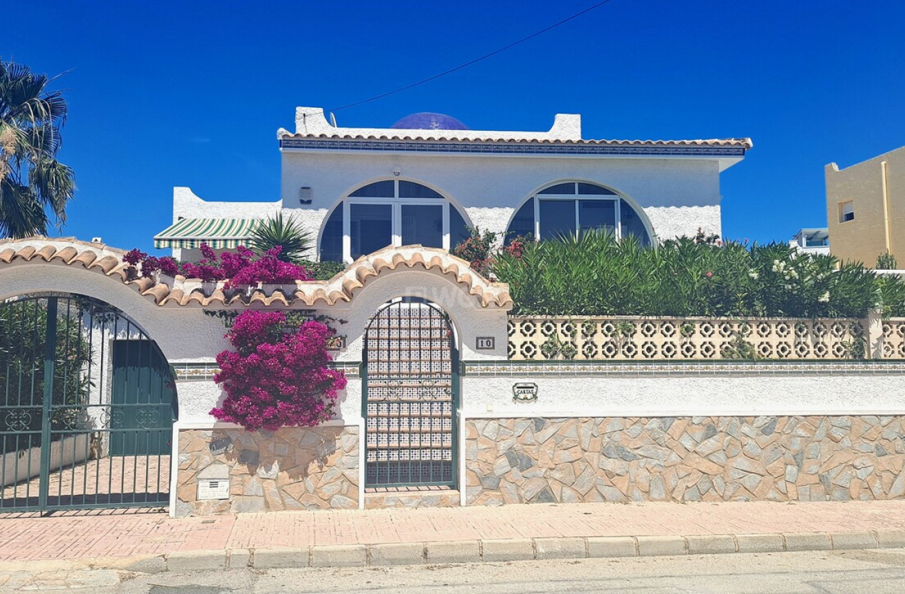Odsprzedaż - Villa - San Miguel de Salinas - Inland