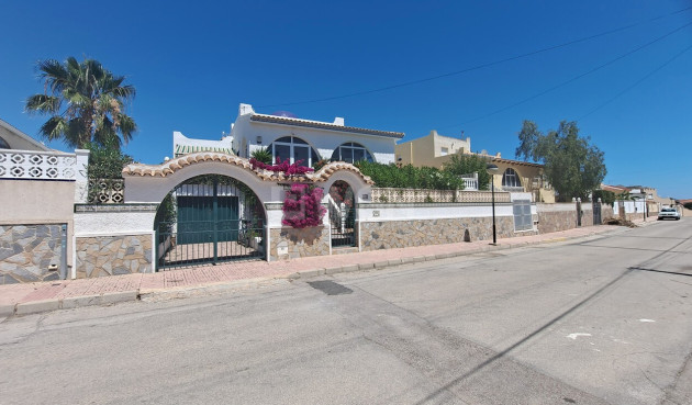 Odsprzedaż - Villa - San Miguel de Salinas - Inland