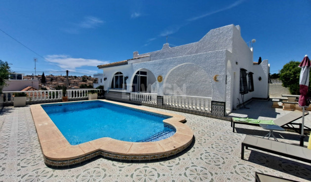 Odsprzedaż - Villa - San Miguel de Salinas - Inland