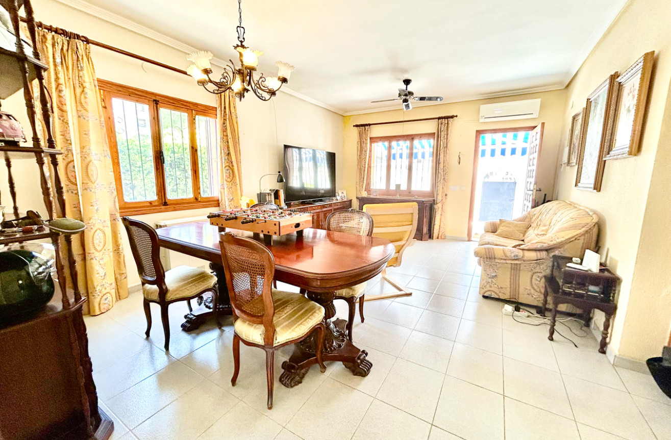 Odsprzedaż - Villa - La Zenia - Costa Blanca
