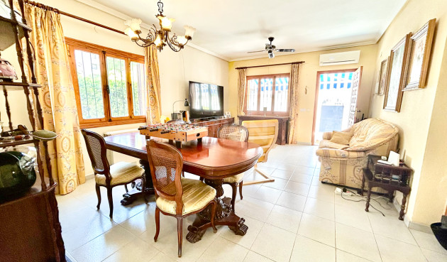 Odsprzedaż - Villa - La Zenia - Costa Blanca