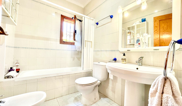 Odsprzedaż - Villa - La Zenia - Costa Blanca