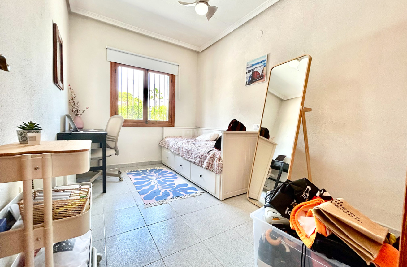 Odsprzedaż - Villa - La Zenia - Costa Blanca