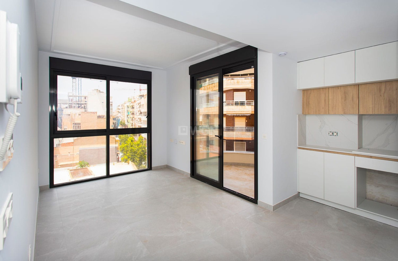 Odsprzedaż - Mieszkanie w bloku - Torrevieja - Costa Blanca