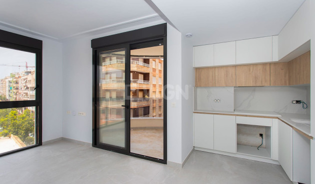 Odsprzedaż - Mieszkanie w bloku - Torrevieja - Costa Blanca