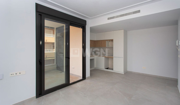 Odsprzedaż - Mieszkanie w bloku - Torrevieja - Costa Blanca